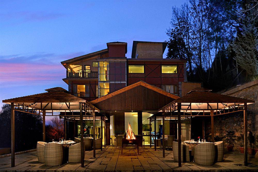 Golden Tulip Srinagar Ξενοδοχείο Εξωτερικό φωτογραφία