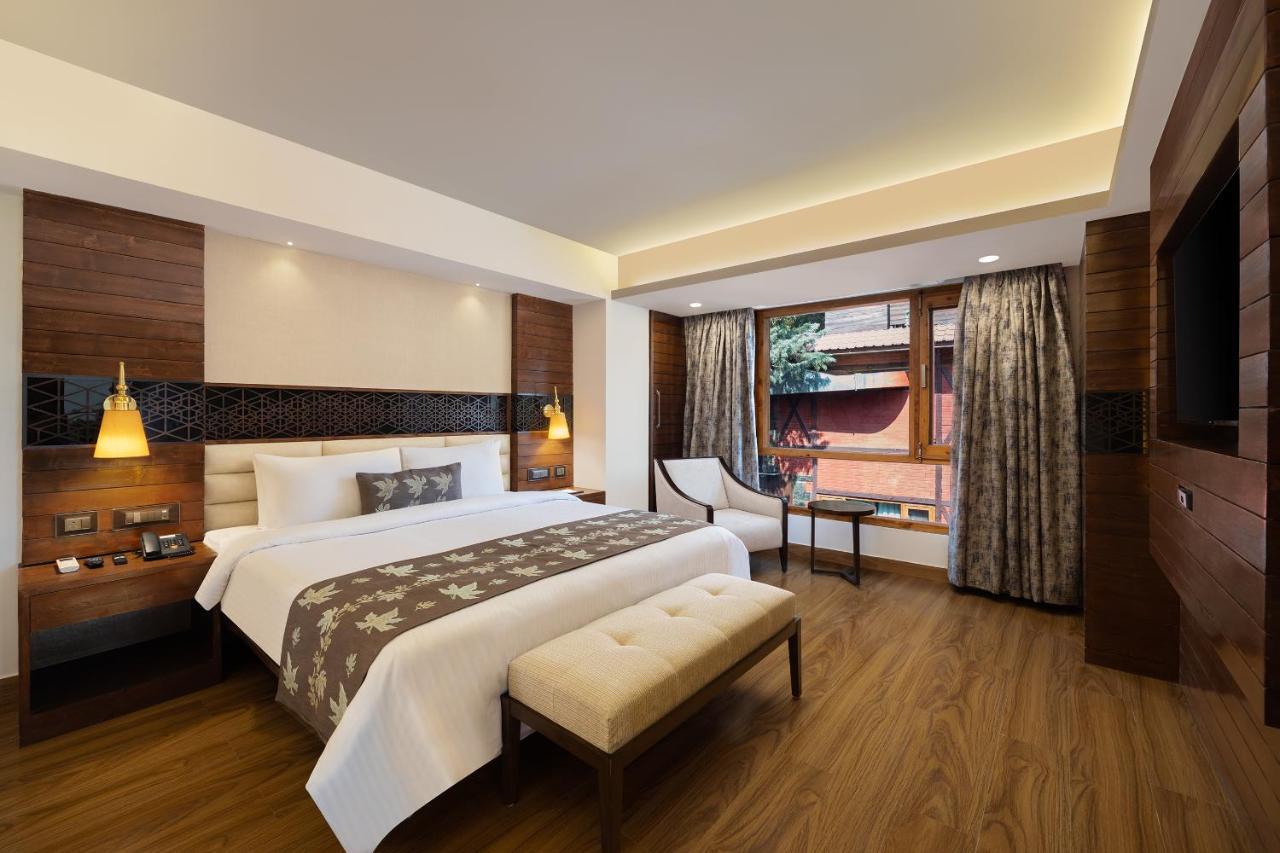 Golden Tulip Srinagar Ξενοδοχείο Εξωτερικό φωτογραφία