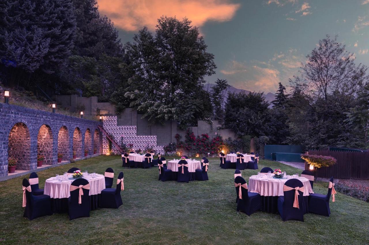 Golden Tulip Srinagar Ξενοδοχείο Εξωτερικό φωτογραφία