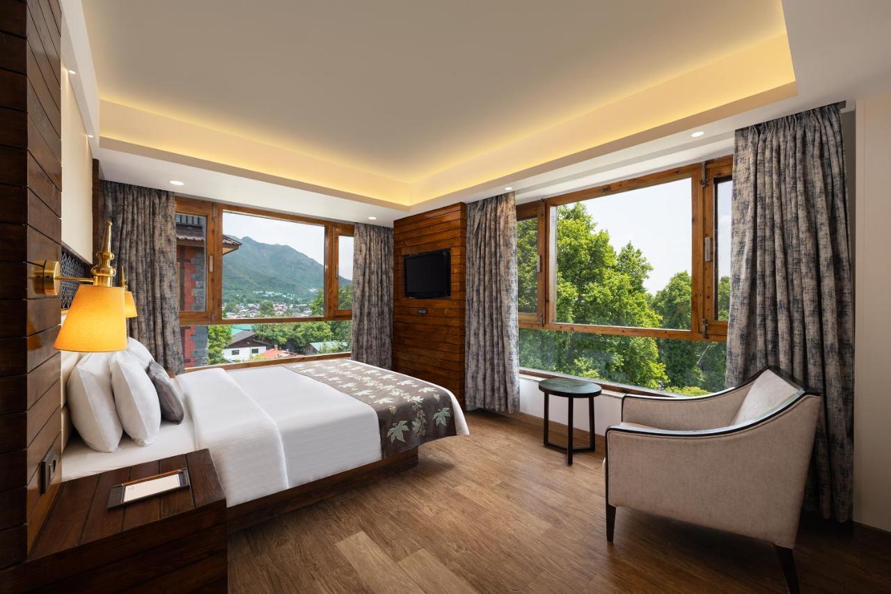 Golden Tulip Srinagar Ξενοδοχείο Εξωτερικό φωτογραφία
