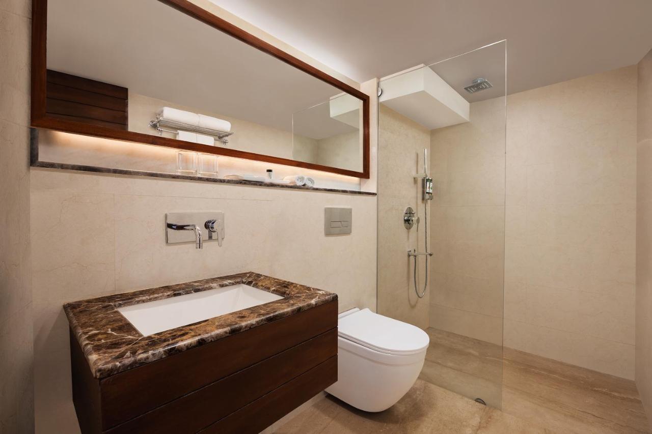 Golden Tulip Srinagar Ξενοδοχείο Εξωτερικό φωτογραφία