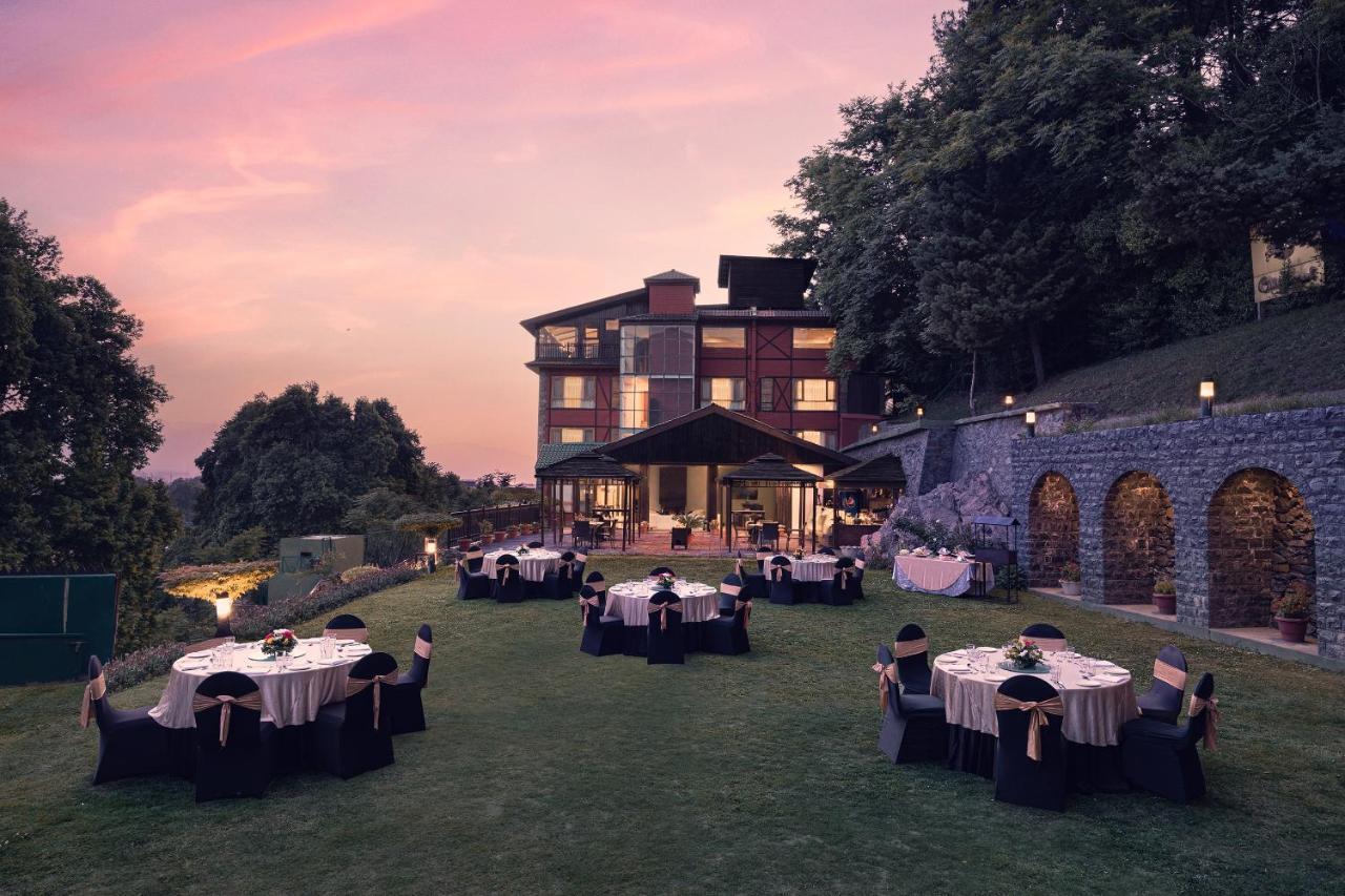 Golden Tulip Srinagar Ξενοδοχείο Εξωτερικό φωτογραφία