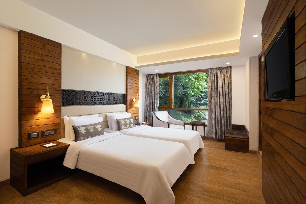Golden Tulip Srinagar Ξενοδοχείο Εξωτερικό φωτογραφία