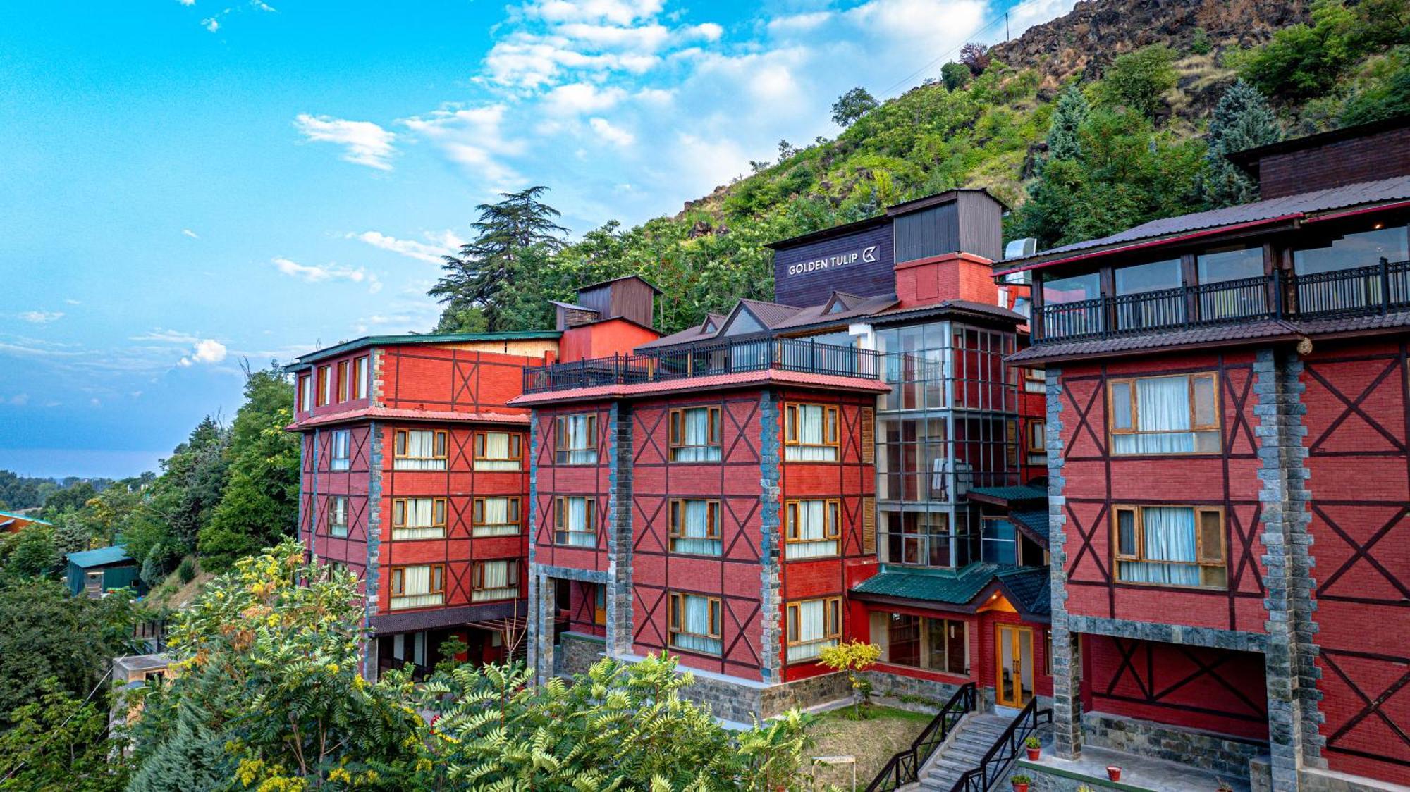 Golden Tulip Srinagar Ξενοδοχείο Εξωτερικό φωτογραφία